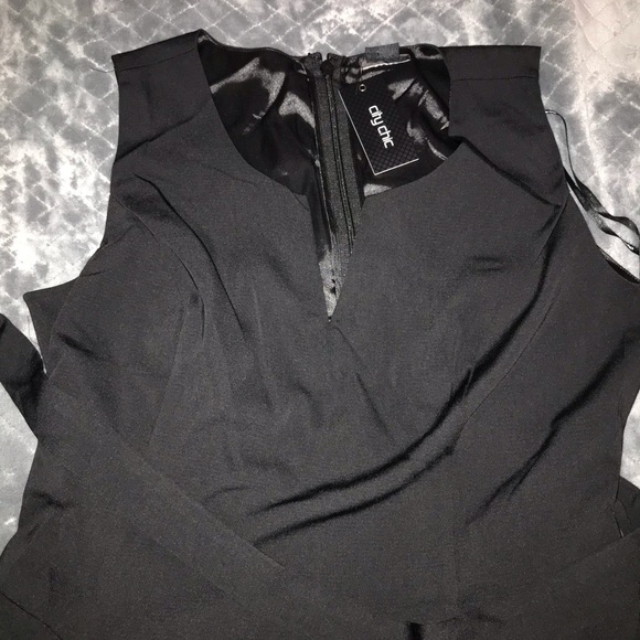 City Chic Flirty V-Neck LBD Dress 16 1X NWT - Picture 4 of 4